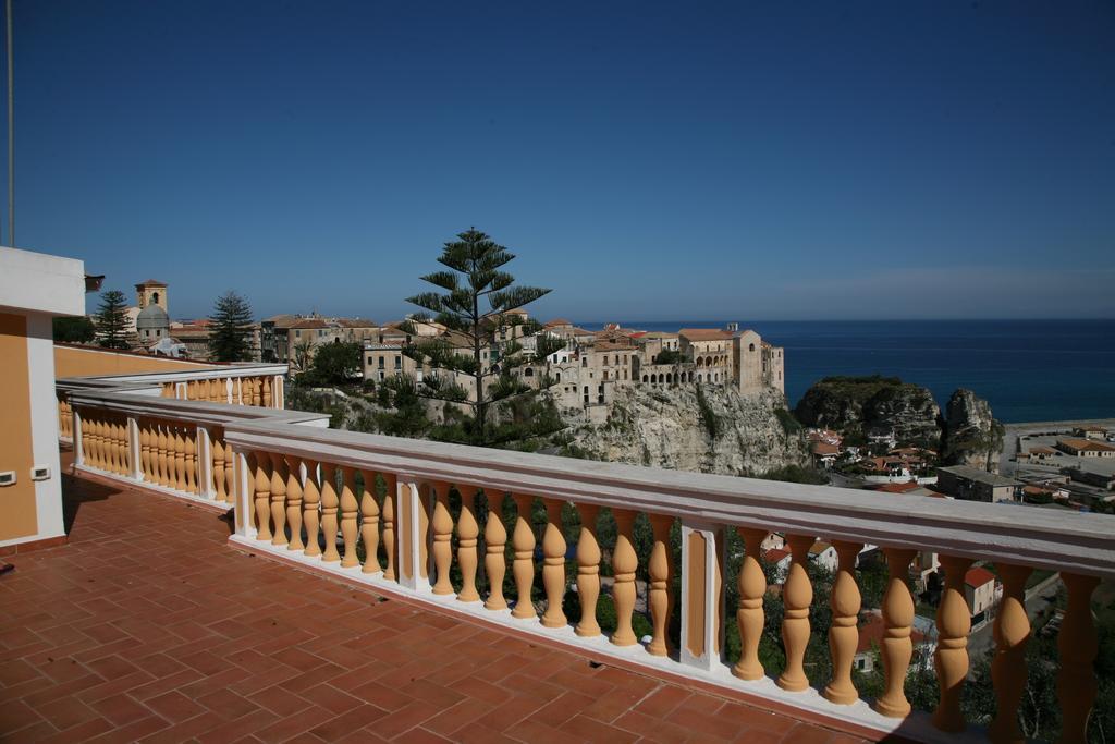 Mansarda Villa Alf Di Vito Tropea Værelse billede